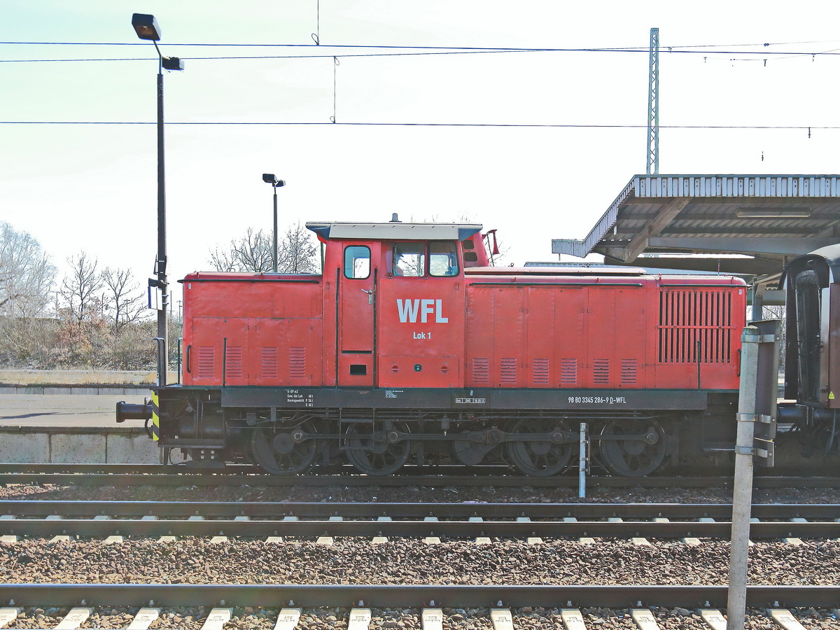 345 286-9 der WFL  am 18. März 2018 im Bahnhof Berlin Schönefeld Flughafen.