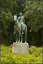  Amazone zu Pferde  - Das Original steht auf der Museumsinsel und wurde 1890-1895 in Rom erschaffen. 1904/05 wurde auf Veranlassung Wilhelms II. ein berlebensgroer Abguss gefertigt und im Berliner Tiergarten aufgestellt