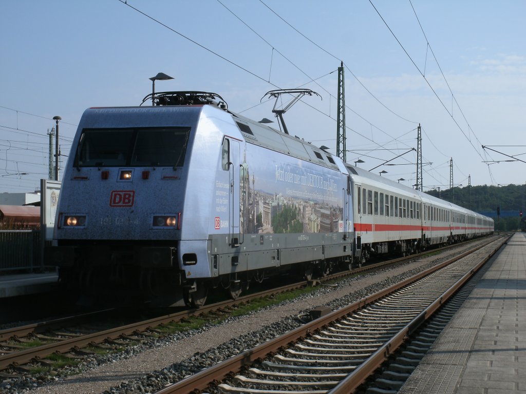 101 016-4 mit dem IC 2356 Binz-Frankfurt/Main,am 26.Juli 2013,in Bergen/Rgen.