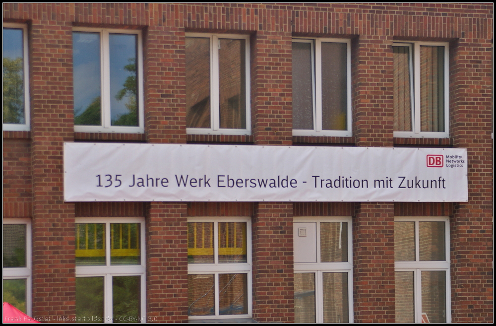  135 Jahre Werk Eberswalde - Tradition mit Zukunft  - Unter diesem Motto stand der diesjhrige Tag der offen Tr am 08.06.2013 beim Betriebswerk Eberswalde der DB. In diesem Bw werden hauptschlich die Radstze und Drehgestelle von Gterwagen repariert bzw ausgetauscht oder auch Schden an Gterwagen beseitigt.