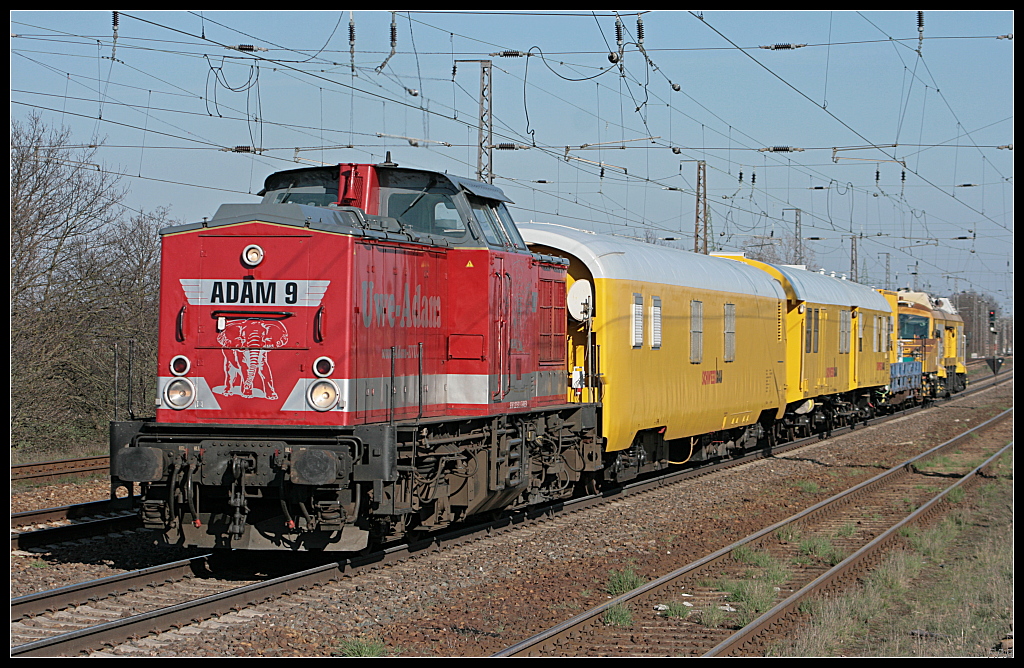 ADAM 9  Sebastian  mit einem Bauzug der Fa. Schweerbau in Nuthetal-Saarmund, 07.04.2010 (NVR-Nummer 92 80 1202 520-3 D-BWESA)