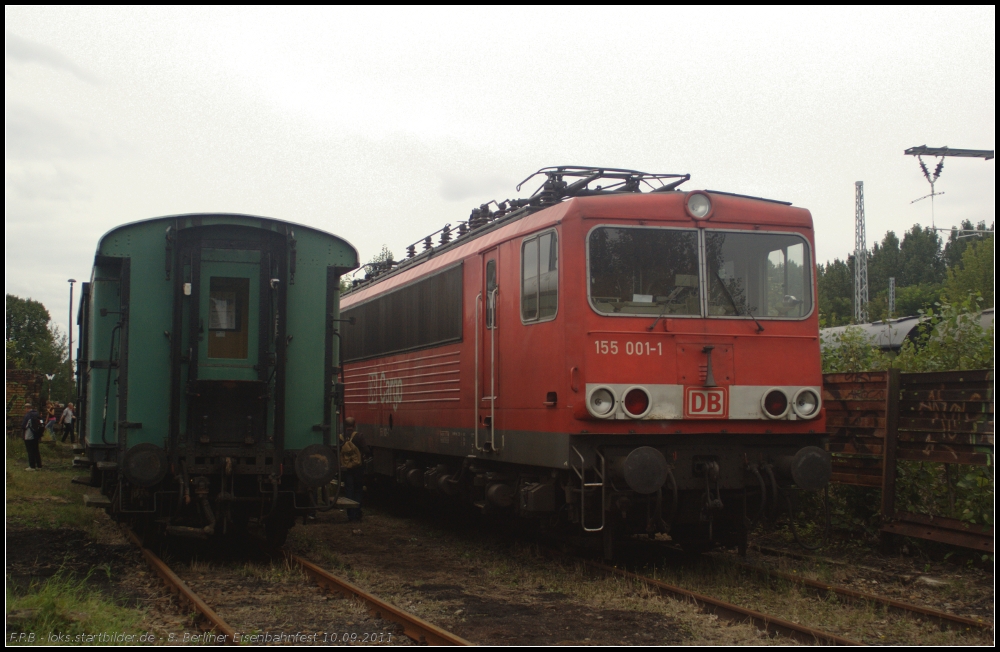 Auch 155 001-1 war wieder zu Gast beim Eisenbahnfest in Schöneweide (gesehen 10.09.2011 beim 8. Berliner Eisenbahnfest Bw Schöneweide)