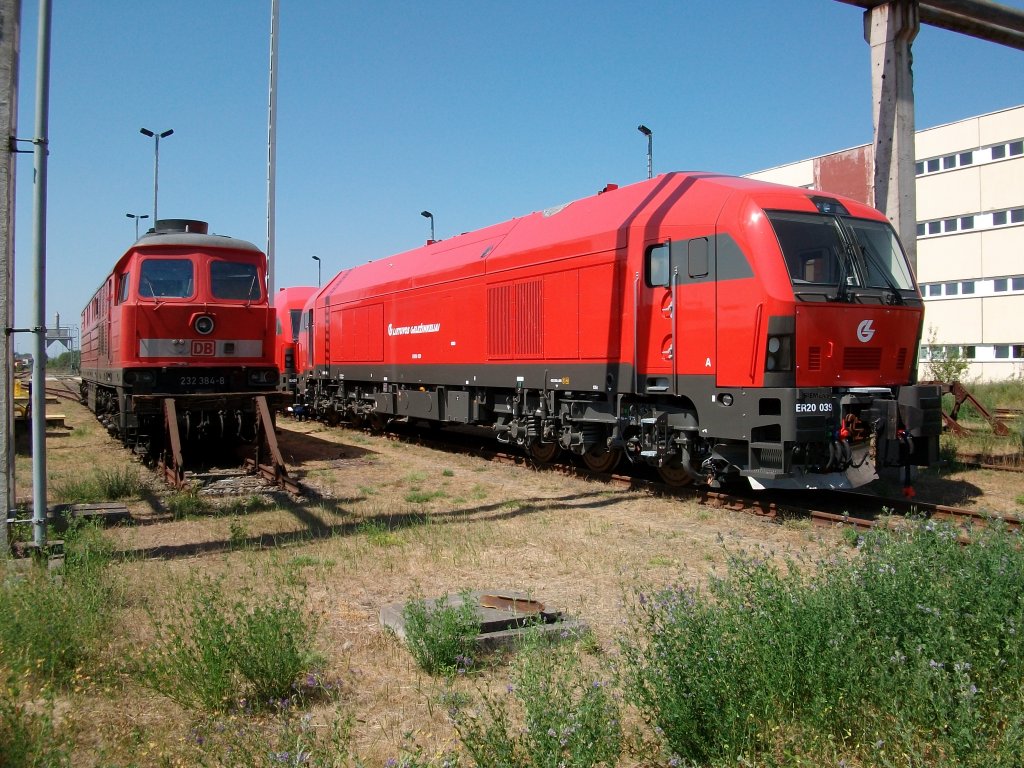 Auch das gab es einige Male in Mukran zuerleben.Die Deutsche 232 384 traff auf die fr Litauen bestimmte ER20 039 am 14.Juli 2010.