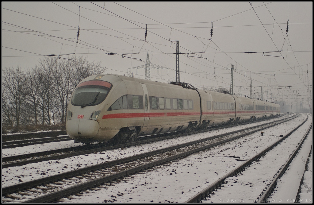 Auch Zge knnen sich anpassen: DB Fernverkehr 411 077  Rathenow  (Tz 1177) bei schlechtem Wetter am 29.03.2013 als Umleiter in Nuthetal-Saarmund