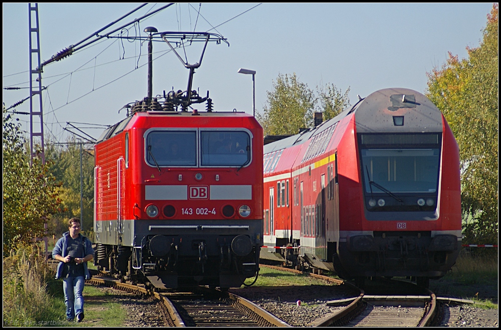 Bei DB 143 002-4 konnte man auf dem Fhrerstand mitfahren (gesehen Bw-Fest Lutherstadt Wittenberg 10.10.2010)
<br><br>
Update: 12/2015 in Karsdorf abgestellt