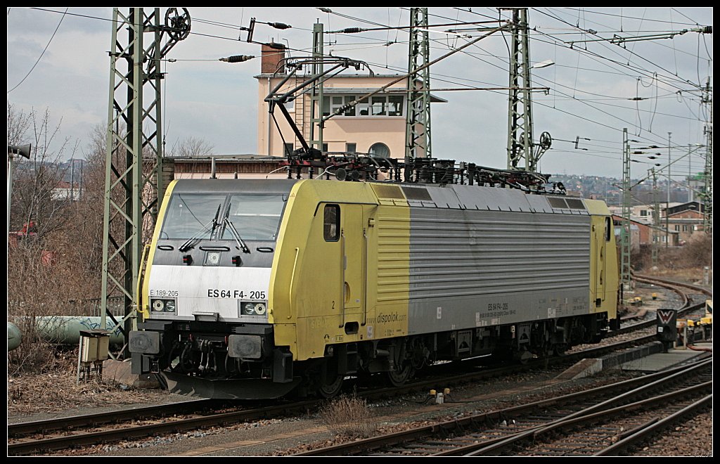 Captrain ES 64 F4-205 auf Rangierfahrt (E 189 205, ex CTL, ex ITL, ex Kombiverkehr, ex Lokomotion, ex Hrvatske eljeznice Zagreb, NVR-Nummer: 91 80 6189 205-8 D-DISPO Class 189-VO, gesehen Dresden Altstadt 27.03.2010)