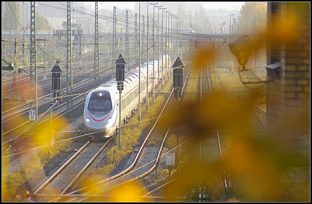 CIS 610 711 und CIS 610 707 als ST 93170 auf berfhrungsfahrt nach Breddin (gesehen Berlin-Moabit 27.10.2010)