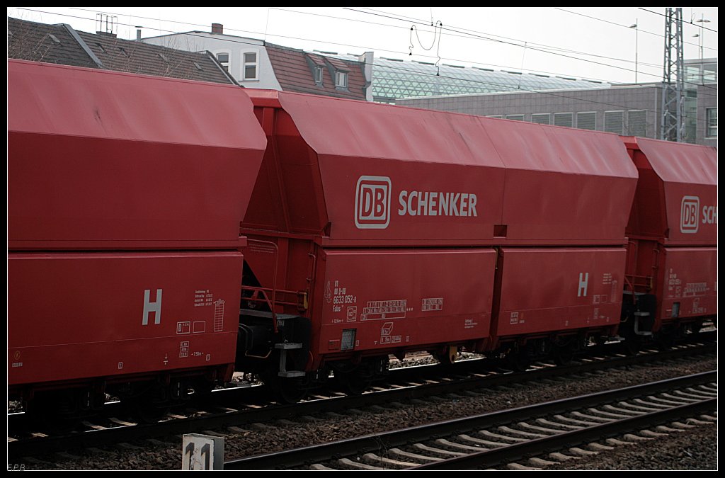 D-DB 81 80 6633 052-8 Falns 181 ist ein Groraum-Selbstentladewagen (Berlin Kpenick 18.03.2010)