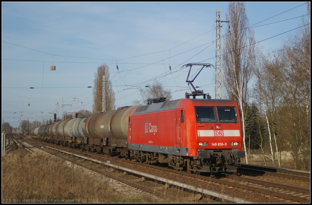 DB 145 010-5 mit Kesselwagen (gesehen Berlin-Karow 26.03.2012)