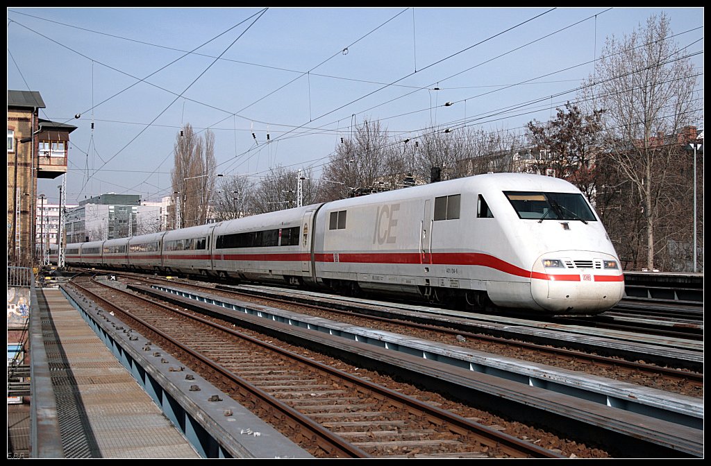 DB 401 014-6 Leerfahrt nach Rummelsburg. 401 514-5 trgt Werbung fr  bahn.corporate Umwelt Plus!  (Berlin Greifswalder Strae 18.03.2010)