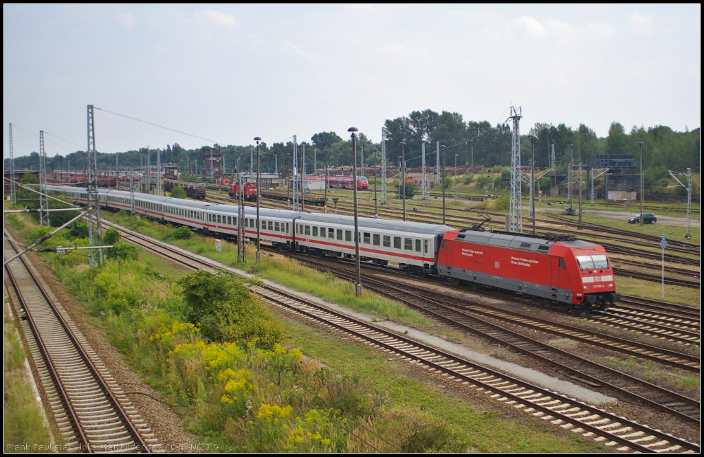 DB Fernverkehr 101 059 mit einem IC-Leerpark am 10.08.2013 in Wustermark-Elstal Richtung Berliner Auenring