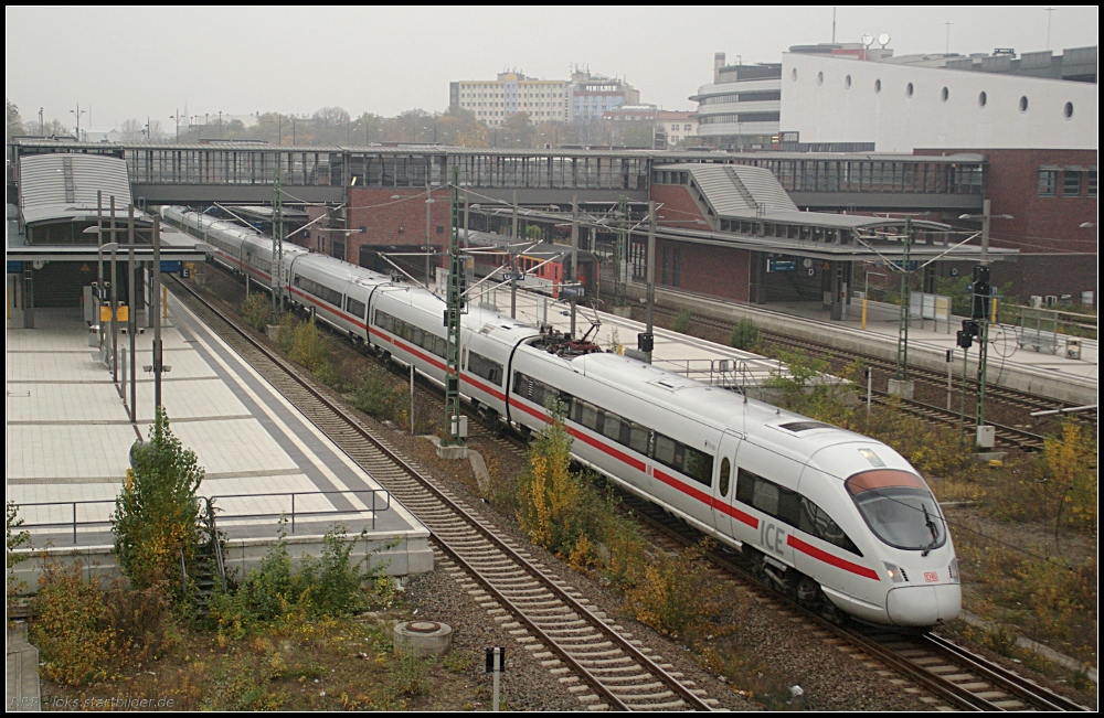 DB Fernverkehr 411 058 als ICE 1624 Warnemünde (gesehen Berlin Gesundbrunnen, Swinemünder Brücke 02.11.2010)