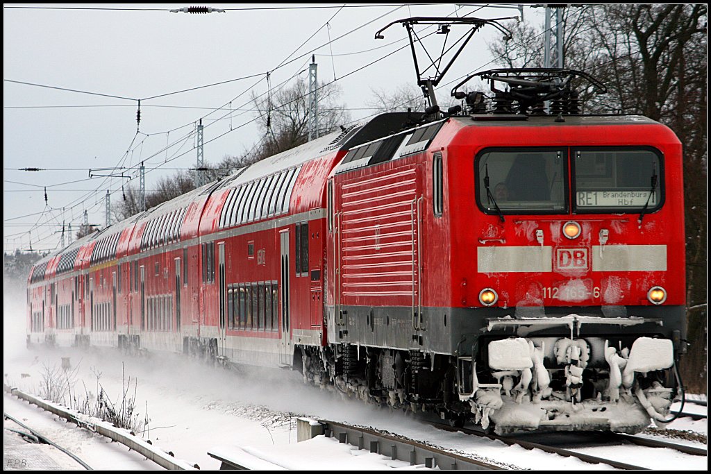 DB Regio 112 165-6 mit dem RE1 nach Brandeburg Hbf (gesehen Berlin Friedrichshagen, 01.01.2010)