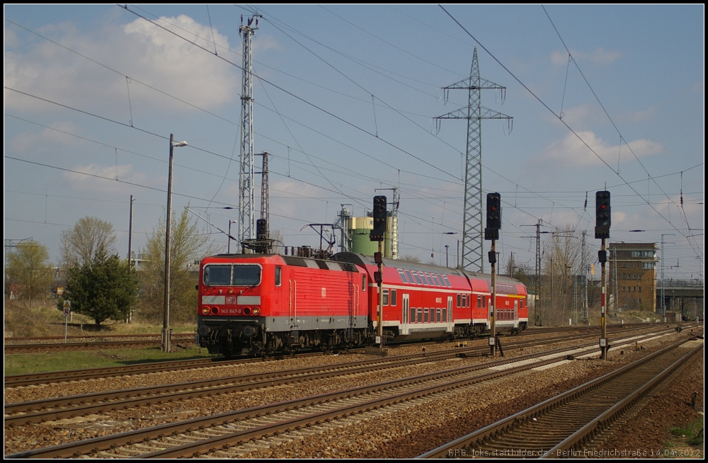 DB Regio 143 947-0 mit der RB14 nach Senftenberg (gesehen Berlin Schnefeld Flughafen 14.04.2012)
<br><br>
- Update: ++ 05.10.2018 bei Fa. Bender, Opladen