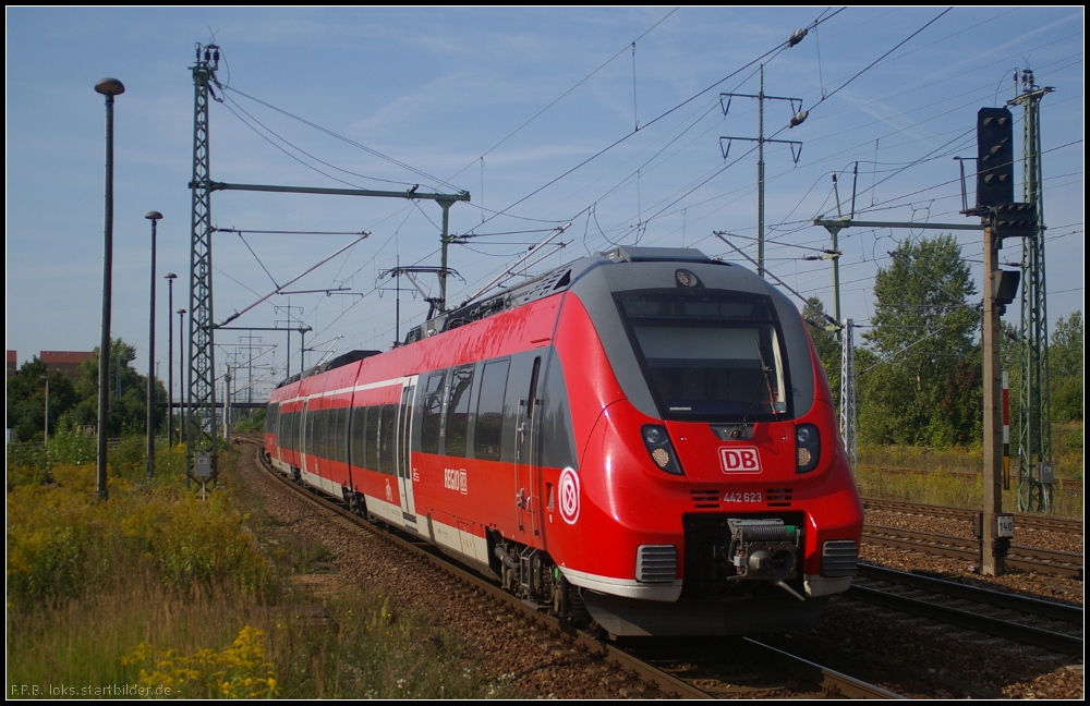 DB Regio 442 123 / 442 623 kommt am 10.09.2012 als RB22 zum Endhalt nach Berlin Schnefeld Flughafen