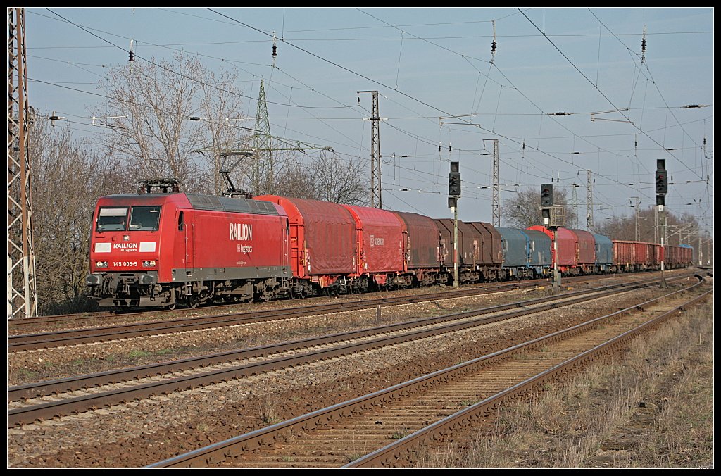 DB Schenker 145 035-5 und einem gemischtem Gterzug (Nuthetal-Saarmund 23.03.2010)