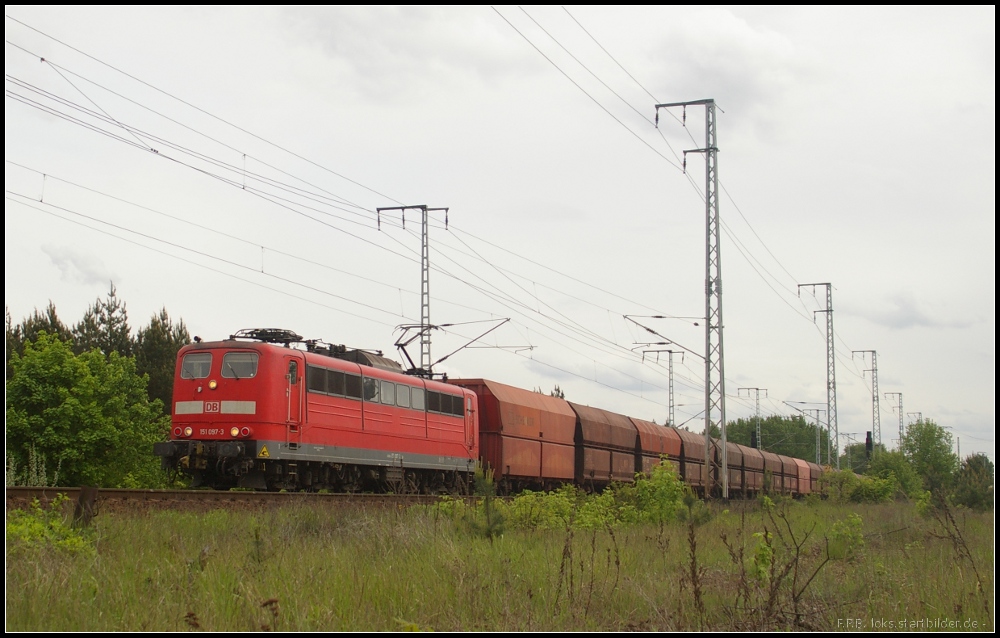 DB Schenker 151 097-3 mit Schttgut am 10.05.2012 in Berlin Wuhlheide