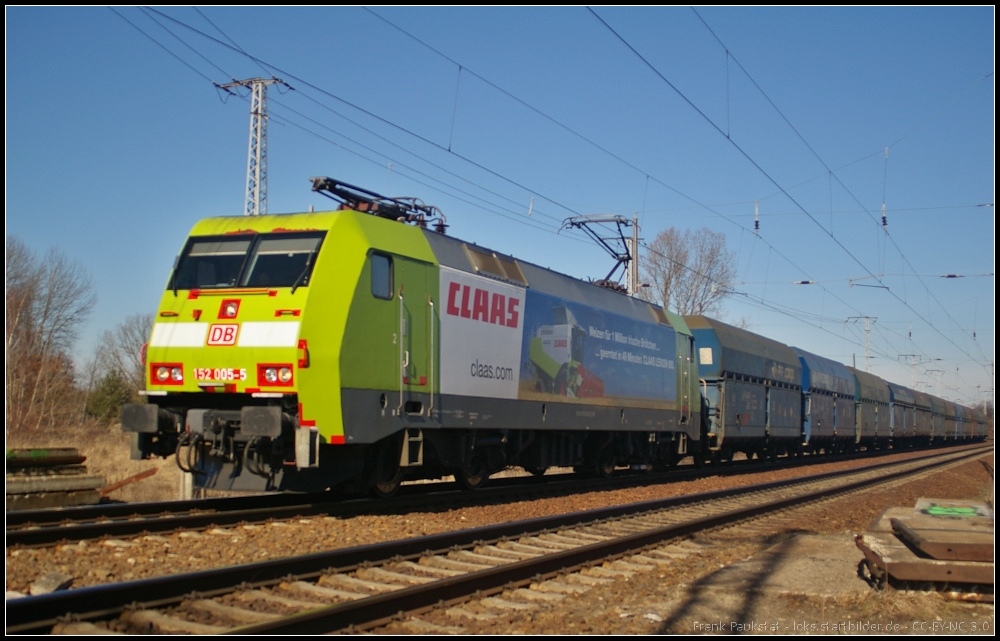 DB Schenker 152 005  Claas  mit Erz am 05.03.2013 in der Berliner Wuhlheide