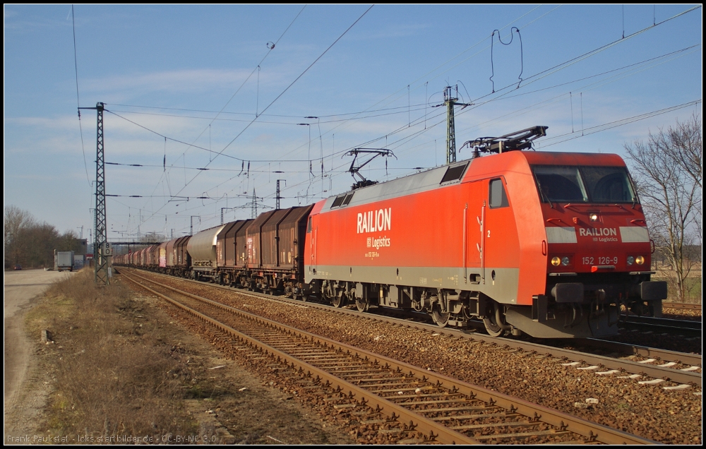 DB Schenker 152 126-9 mit einem gemischtem Gterzug am 02.03.2013 in Nuthetal-Saarmund