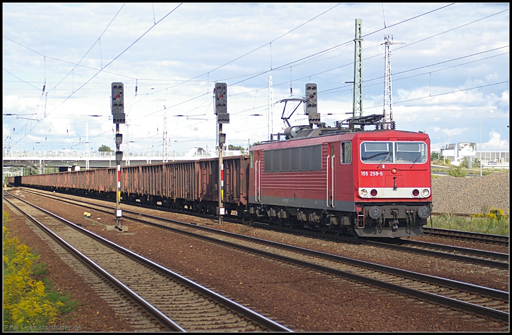 DB Schenker 155 259-5 mit gut vierzig Ea(o)s-Wagen in Berlin Schnefeld Flughafen 06.09.2010
<br><br>
Update: 16.02.2015 in Opladen verschrottet