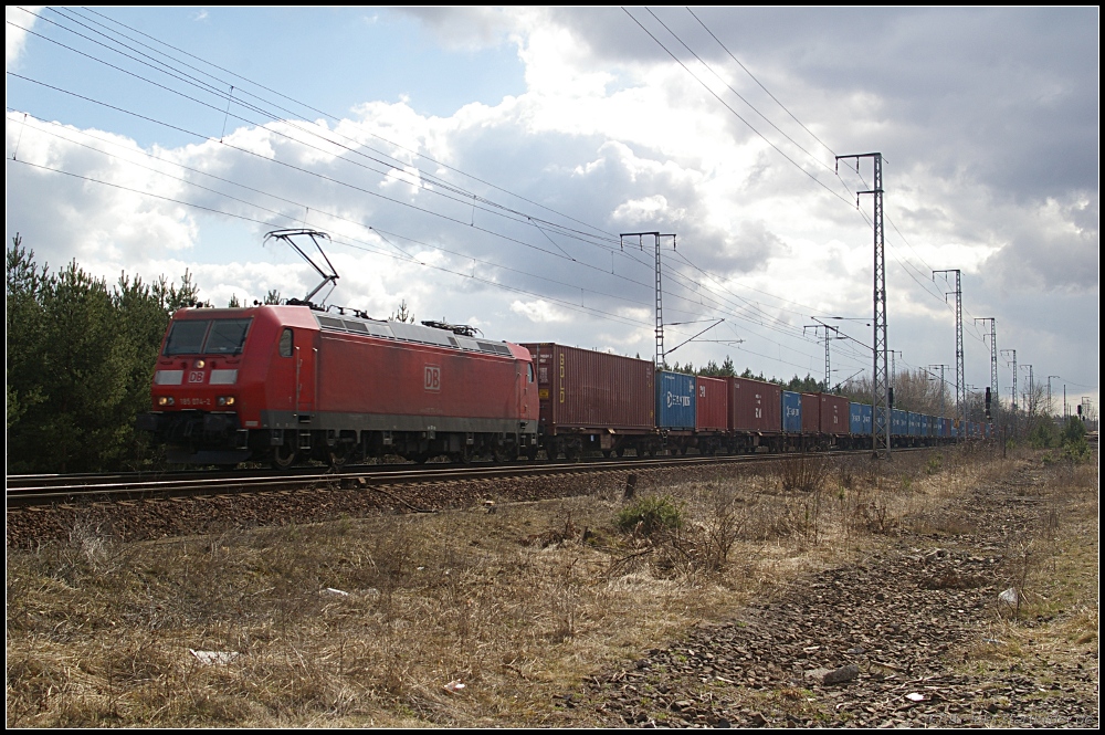 DB Schenker 185 074-2 mit Container (gesehen Berlin Wuhlheide 26.03.2011)