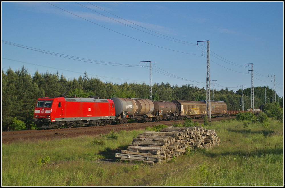 DB Schenker 185 170 mit gemischtem Gterzug am 05.06.2013 in der Berliner Wuhlheide