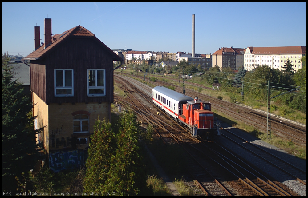 DB Schenker 362 943 überführte einen Bistrowagen nach Leipzig-Süd (gesehen Leipzig Kohlweg 15.10.2011)