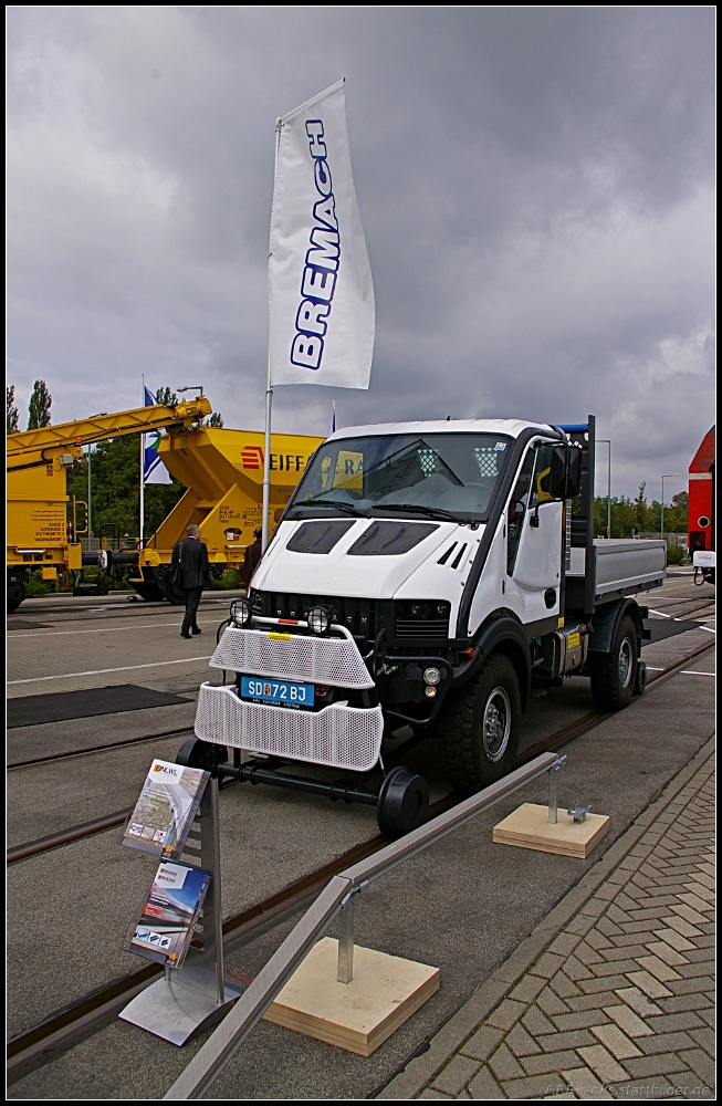 Die Firma Bremach aus sterreich stellt spezielle Zweiwegefahrzeuge her (INNOTRANS 2010 Berlin 21.09.2010)