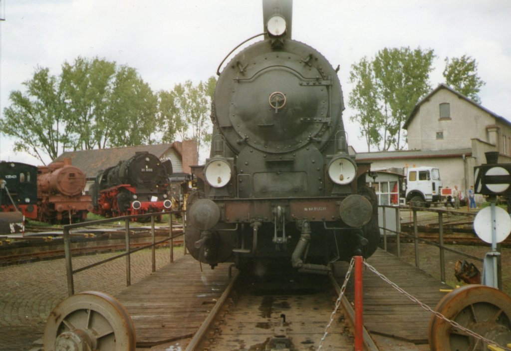 Die G8 4981 Mainz auf der Drehscheibe in Darmstadt Kranichstein im Jahr 2003(Gescannt)