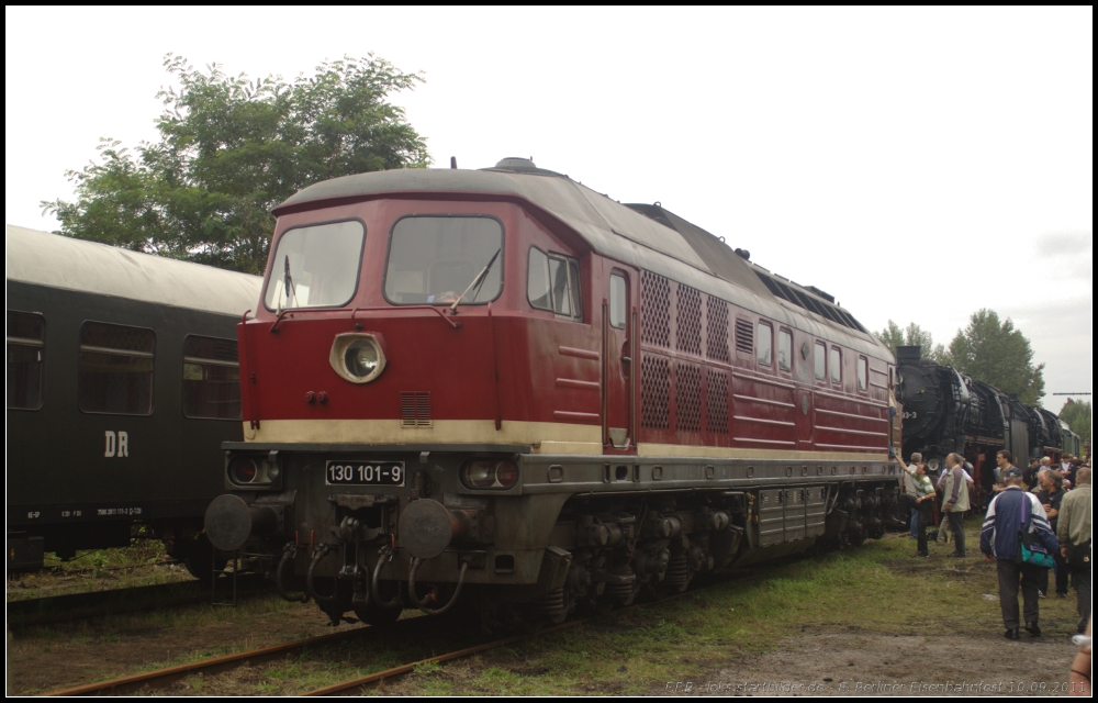 DR 130 101-9 / 230 101 ist auch immer wieder beim Eisenbahnfest in Berlin zu sehen (gesehen 10.09.2011 beim 8. Berliner Eisenbahnfest Bw Schöneweide)