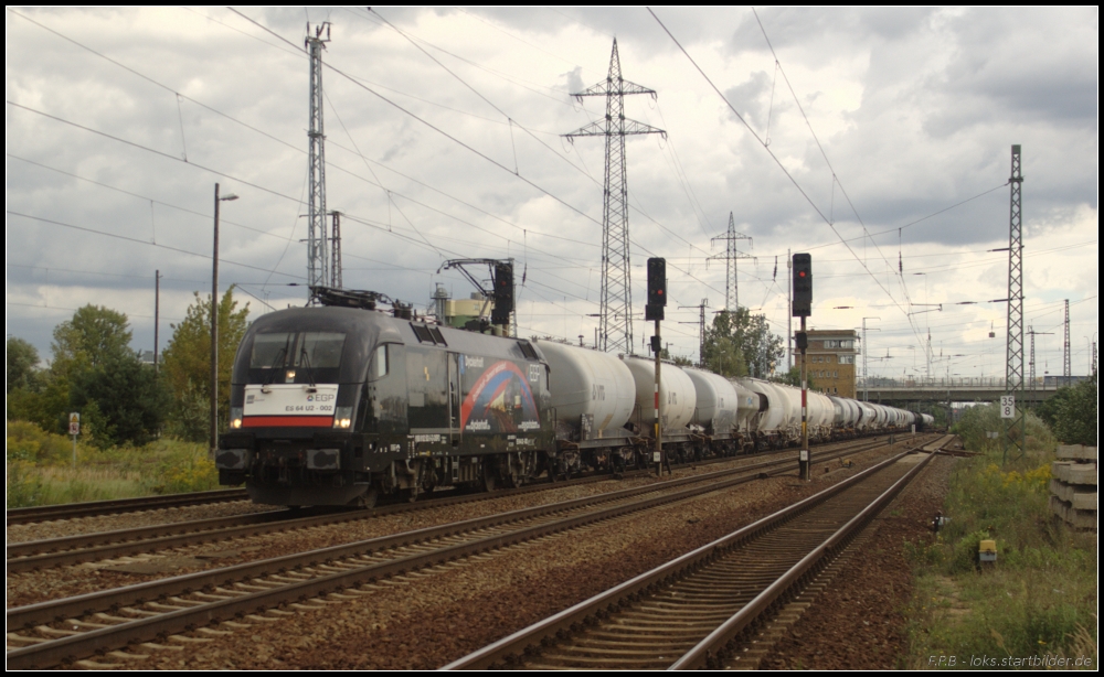 EGP ES 64 U2-002 / 182 502-5 mit dem Zementzug am 29.08.2011 in Berlin Schnefeld Flughafen unterwegs.