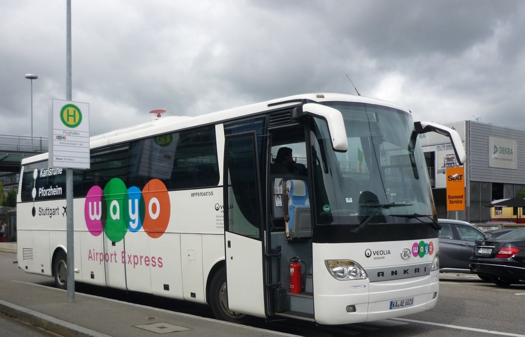 Ein Chinesischer-Bus, ANKAI der Fa. VEOLIA, Karlsruhe im  am Flughafen , Stuttgart