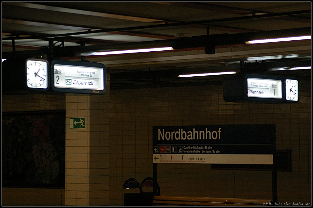 Ein Glück nur ein defekter Faltblattanzeiger. Doch so konnte man am 02.01.2011 der Situation noch ein Lächeln abgewinnen wenn man Nordbahnhof die S25 nach Zepernick angezeigt bekam.