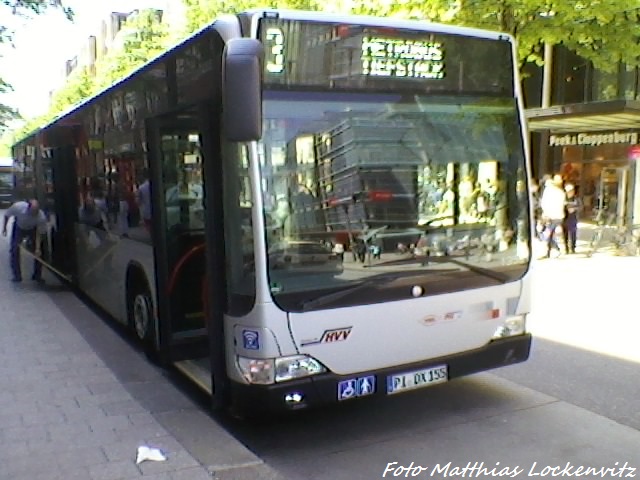 Gelenkbus des Hamburger Cityverkehr (HVV) am Hbf am 8.6.13 