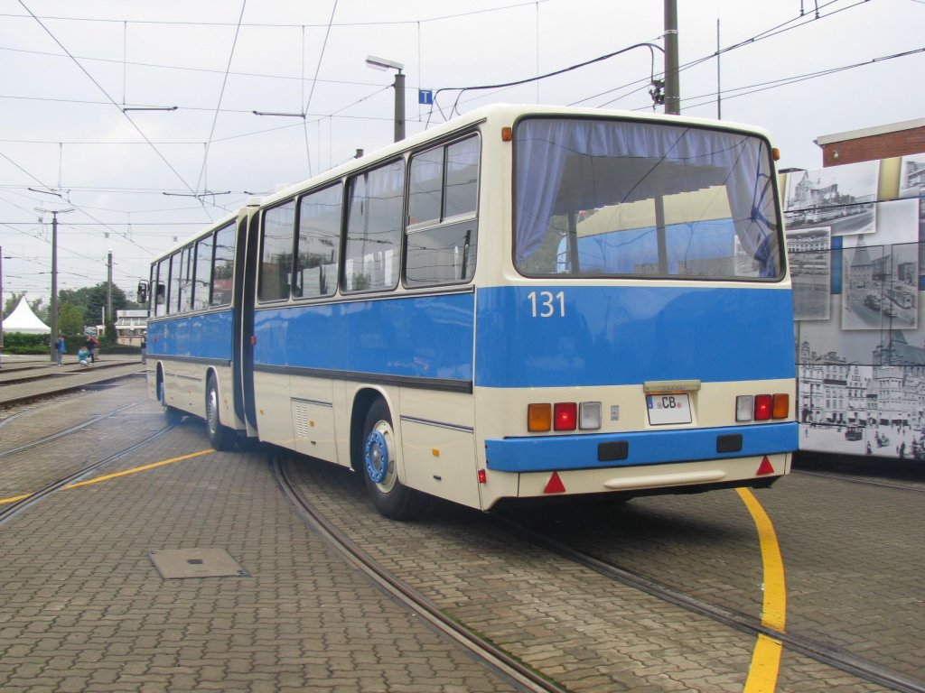 Gelenkomnibus Ikarus 280 der  Cottbusverkehr , Nr. 131 aus Cottbus (CB) anllich 130 Jahre Strba in Rostock [27.08.2011]