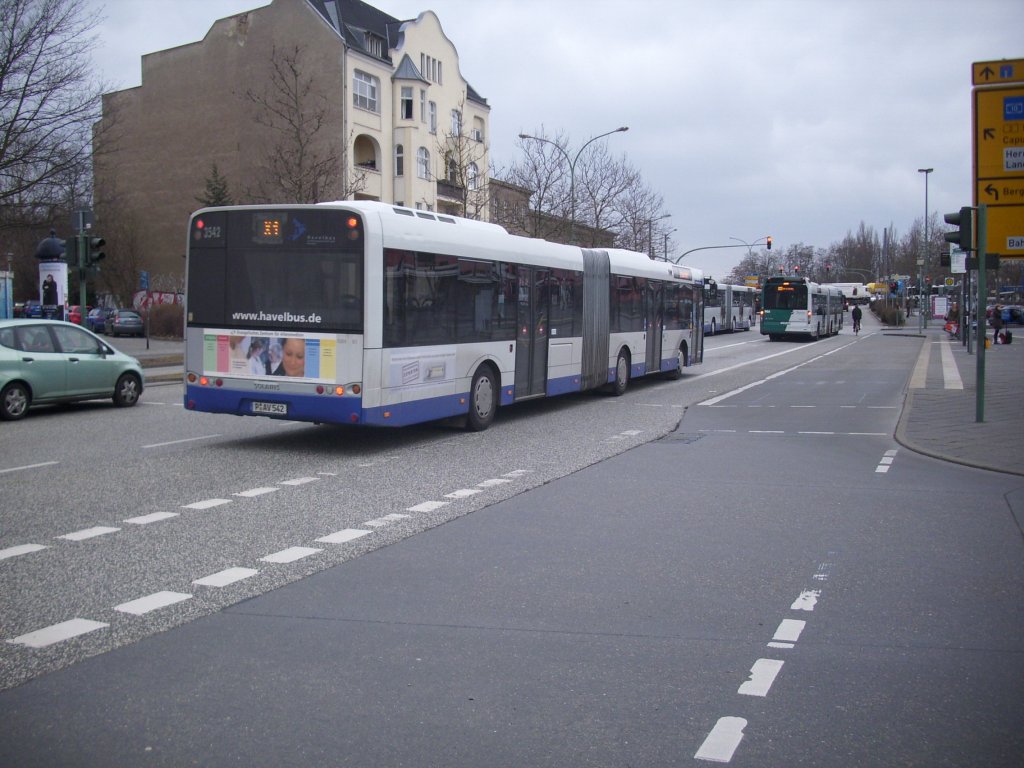 Heckansicht eines Solaris Urbino 18 in Potsdam.