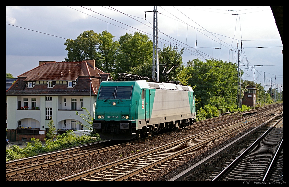 HGK 2010 / 185 575-8 alleine unterwegs Richtung Buch (NVR-Nummer: 91 80 6185 575-8 D-HGK, Eigentum Alpha Trains, seit 2006 vermietet, gesehen Berlin Karow 18.08.2010)