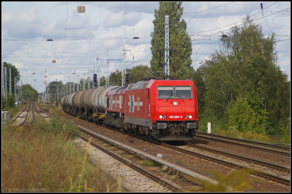 HGK 2063 / 185 605-3 und kalt 266 070-2 mit einem Kesselzug am 12.09.2012 in Berlin-Karow