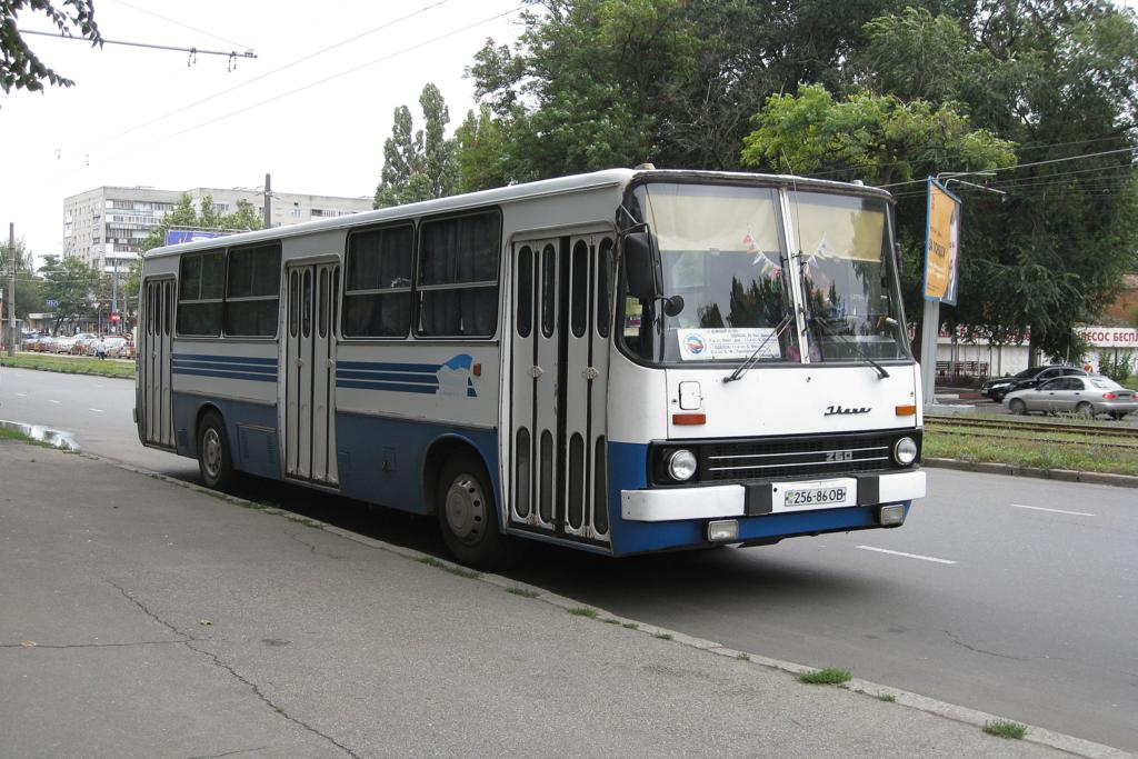 IKARUS Z 60
Einen fast tadellosen Eindruck machte dieser alte Ikarus auf mich, als ich 
in am 2.9.2009 in der Schwarzmeerstat Odessa / Ukraine fotografierte.