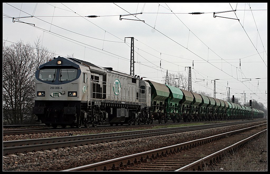 ITL 250 006-4 und firmeneigenen Fcs- und Tds-Wagen (Nuthetal-Saarmund 23.03.2010)