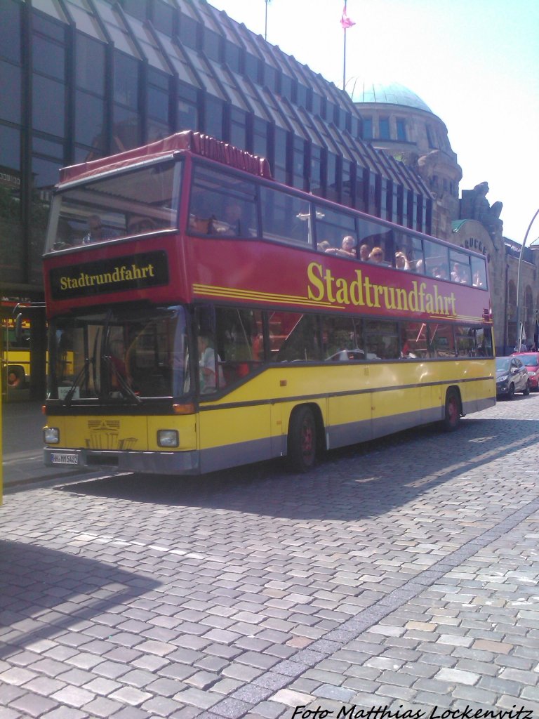 MB der Hamburger Stadtrundfahrten an den Landungsbrcken am 8.6.13 