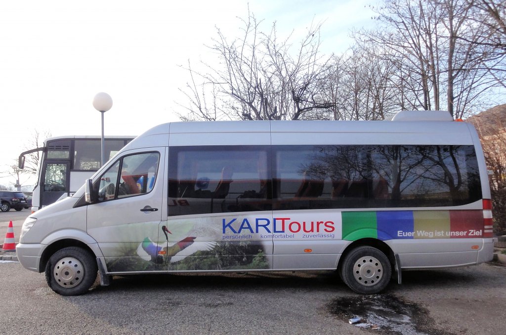 MERCEDES BENZ Sprinter von KARL Tours am 8.12.2012 in Krems an der Donau.