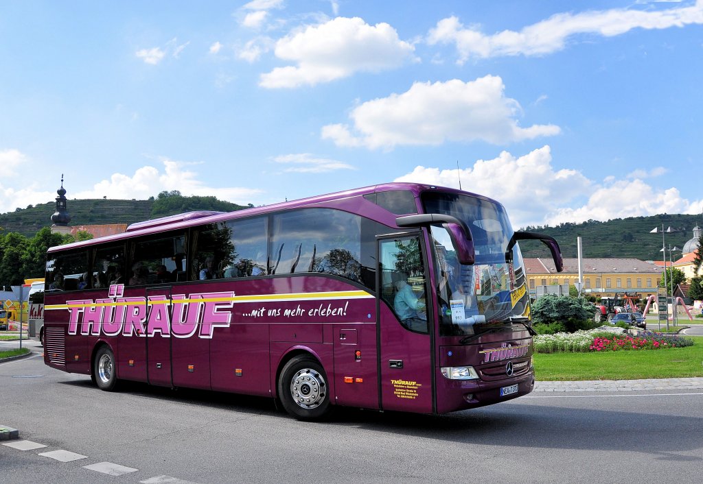 MERCEDES BENZ TOURISMO von THRAUF Reisen aus Deutschland am 29.5.2013 in Krems durchgefahren.