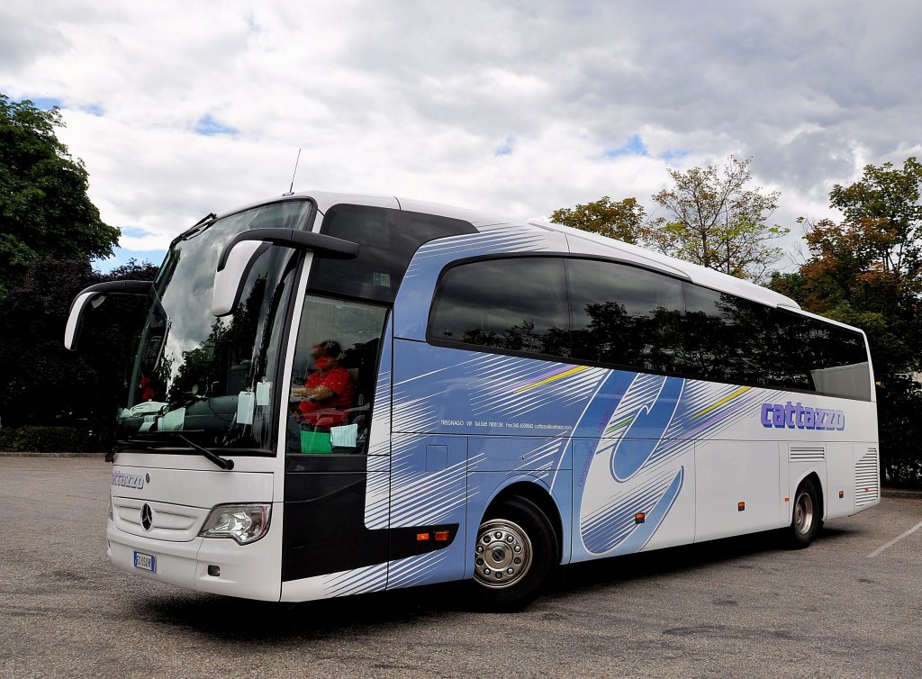 MERCEDES BENZ TRAVEGO von Cattazzo aus Italien am 30.6.2013 in Krems.