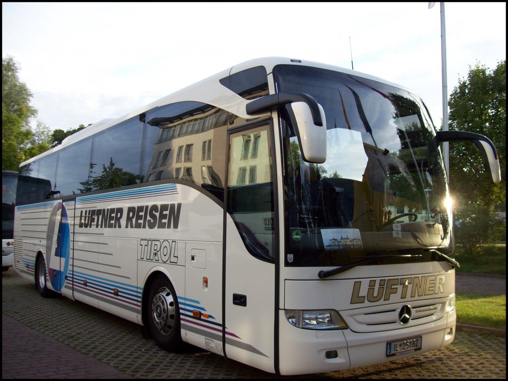 Mercedes Tourismo von Lftner Reisen aus sterreich in Bergen.