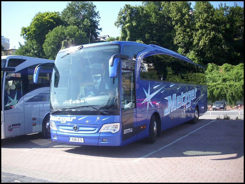 Mercedes Travego von Metzger aus Deutschland im Stadthafen Sassnitz.