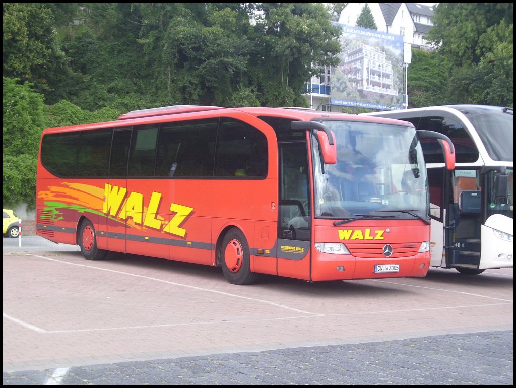 Mercedes Travego von Walz aus Deutschland im Stadthafen Sassnitz.