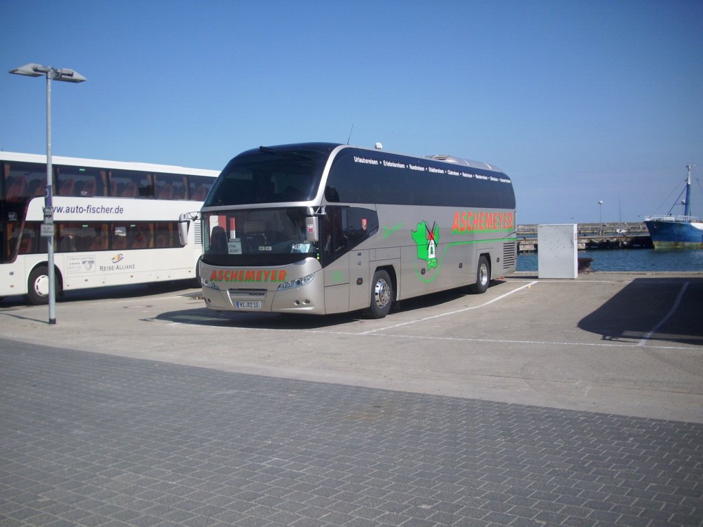 Neoplan Cityliner von Aschemeyer aus Deutschland im Stadthafen Sassnitz.