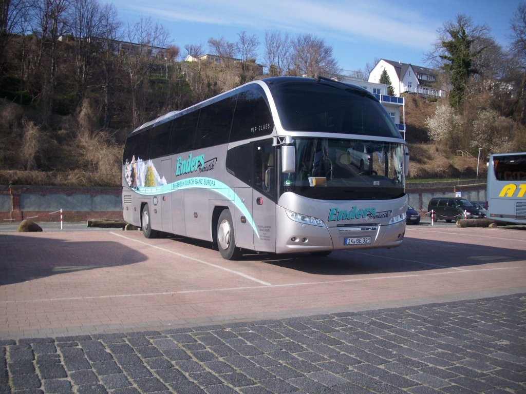 Neoplan Cityliner aus Deutschland im Stadthafen von Sassnitz.