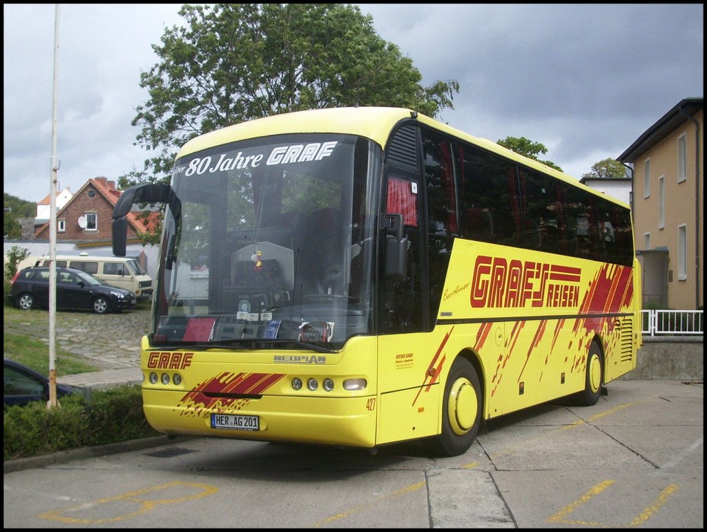 Neoplan Euroliner von Graf aus Deutschland in Sassnitz.  